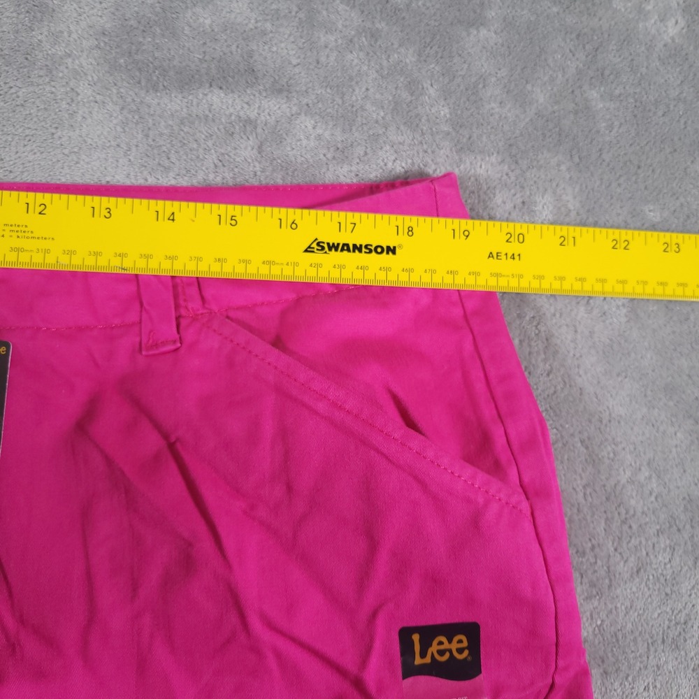 Lee Shorts Womens 18 Medium Pink VT Boysenberry Straight Fit Stretch Casual New - Picture 4 of 10